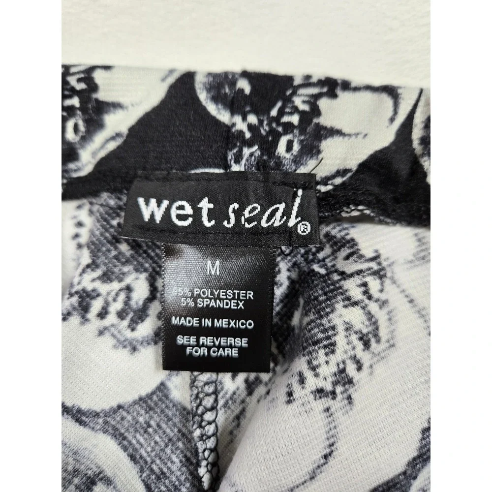Wet Seal Black White Floral‎ Poppy Skater Mini Skirt Medium Stretch Indie Sleaze